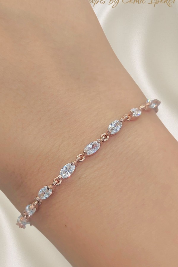 Oval Motif Taşlı Gümüş Bileklik 