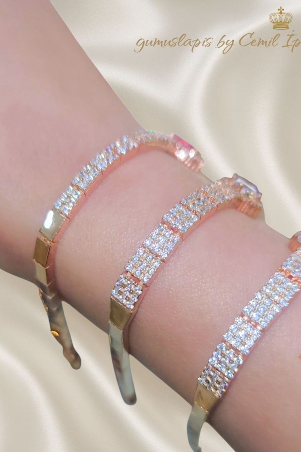 Ortası renkli taşlı yarım suyolu gümüş bileklik serisi 