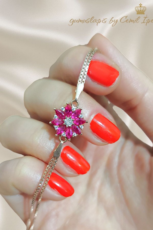 Yakut Taşlı Çiçek Motif Gümüş Bileklik 