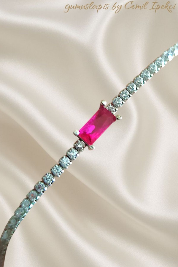 Ortası Baget Kesim Yakut Taşlı Suyolu Gümüş Bileklik 