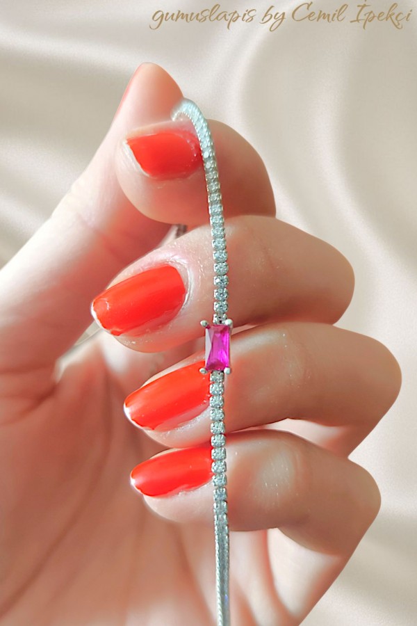 Ortası Baget Kesim Yakut Taşlı Suyolu Gümüş Bileklik 