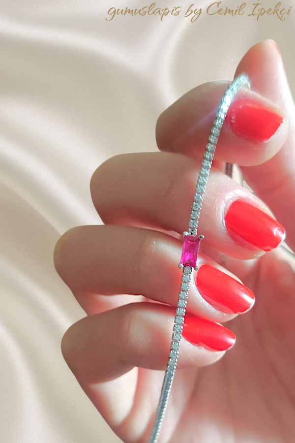 Ortası Baget Kesim Yakut Taşlı Suyolu Gümüş Bileklik 