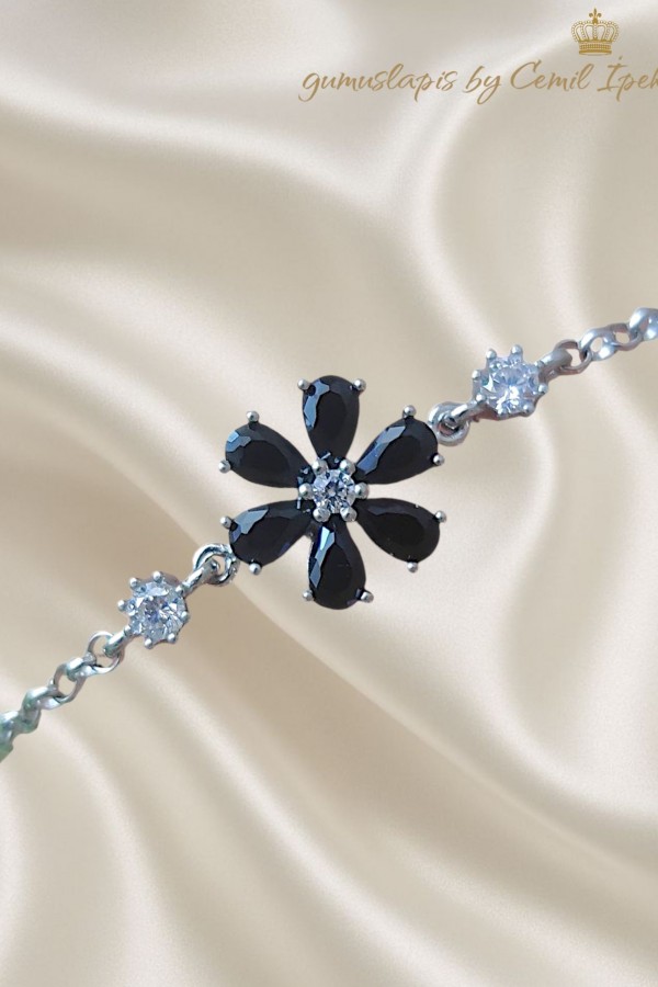 Onix Taşlı Çiçek Motif Gümüş Bileklik