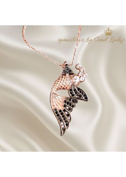 Baloncuk Çıkaran Balık Motif Gümüş Kolye