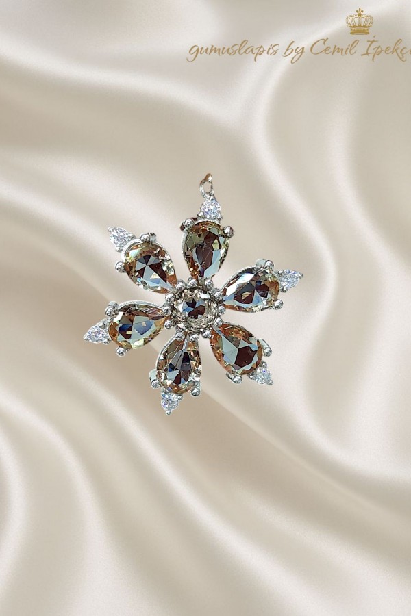 Renk Değiştiren Taşlı Kar Tanesi Motif Gümüş Kolye Ucu