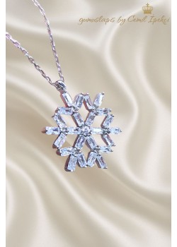 Baget Taşlı Kar Tanesi Motif Gümüş Kolye 