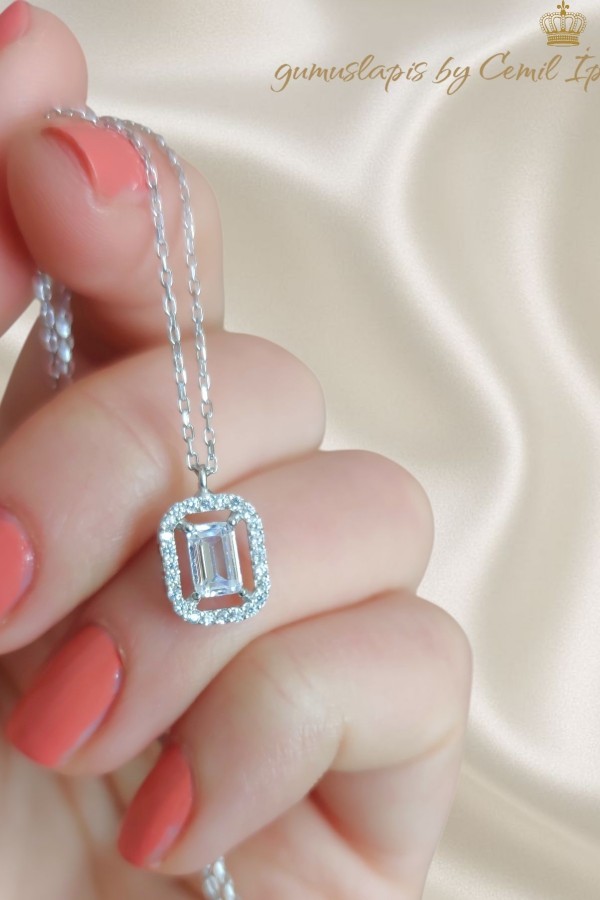 Tek Baget Laboratuvar Pırlantası Taşlı Gümüş Kolye