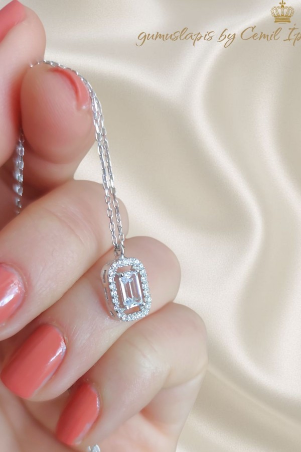 Tek Baget Laboratuvar Pırlantası Taşlı Gümüş Kolye