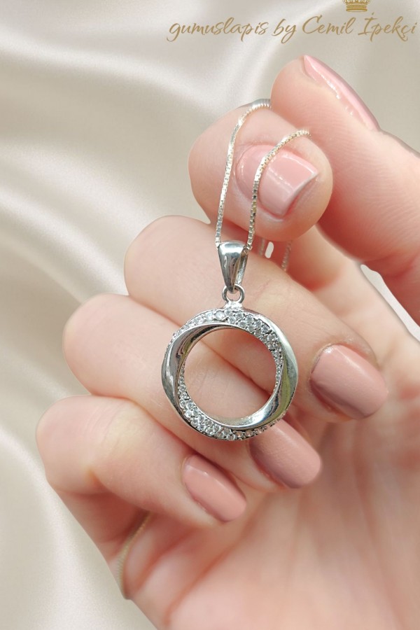 Yuvarlak Motif Gümüş Kolye 