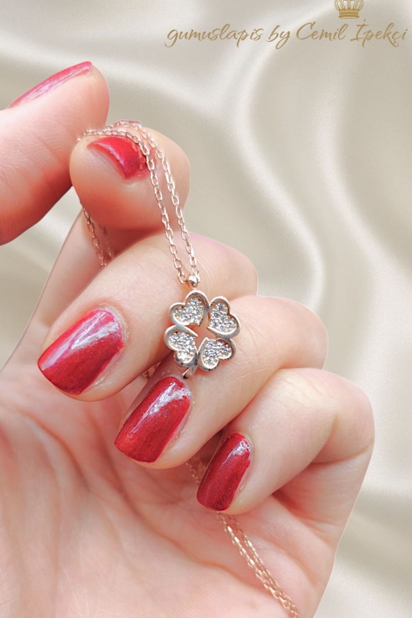 Yonca Motif Gümüş Mini Kolye 