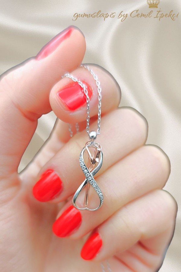 Dans Eden Çift Motif Gümüş Kolye 