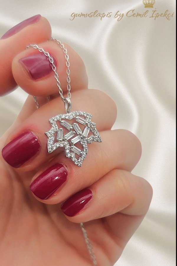 Baget Taşlı Çınar Ağacı Yaprağı Motif Gümüş Kolye