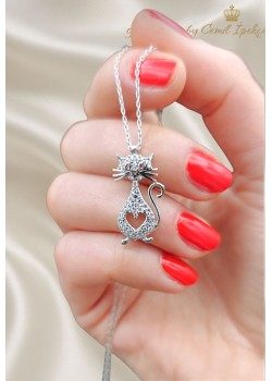 Ortası Kalp Motif Gümüş Kedi Kolye 