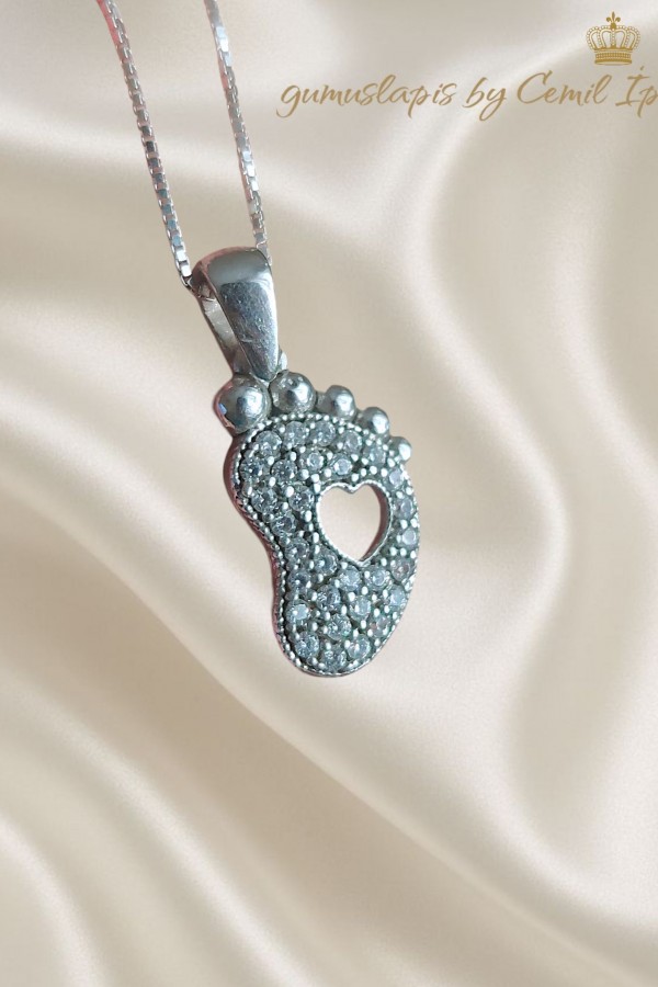 Bebek Ayağı Motif Gümüş Beyaz Kolye
