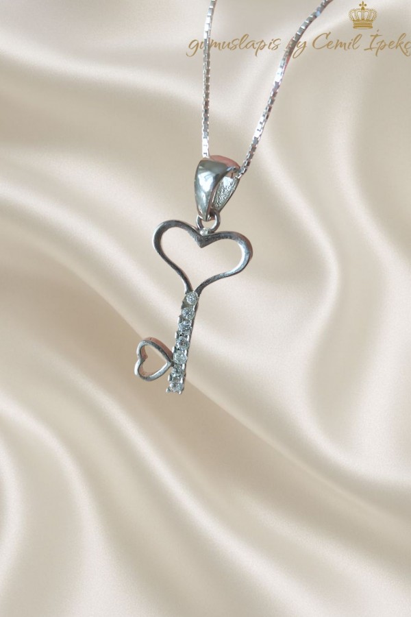 Kalpli Anahtar Motif Gümüş Kolye