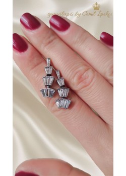 Büyükten Küçüğe Baget Taşlı Gümüş Küpe