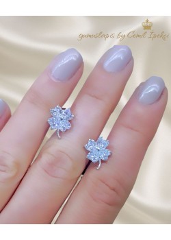 Yonca Motif Vidalı Gümüş Küpe Çifti