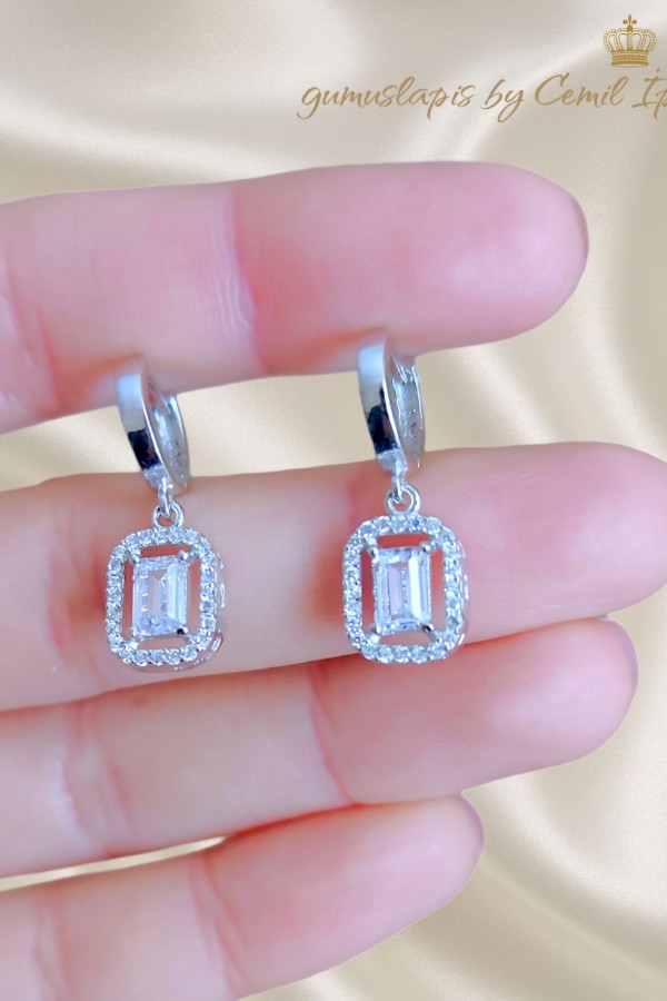 Laboratuvar Pırlantası Taşlı Baget Kesim Sallantılı Küpe