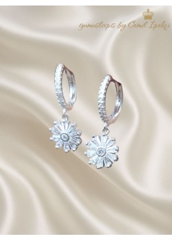 Çiçek Motif Baget Taşlı Gümüş Küpe Çifti 