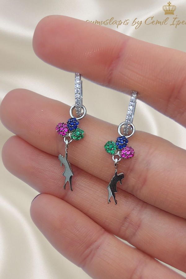 Özgür Kız Motif Gümüş Küpe