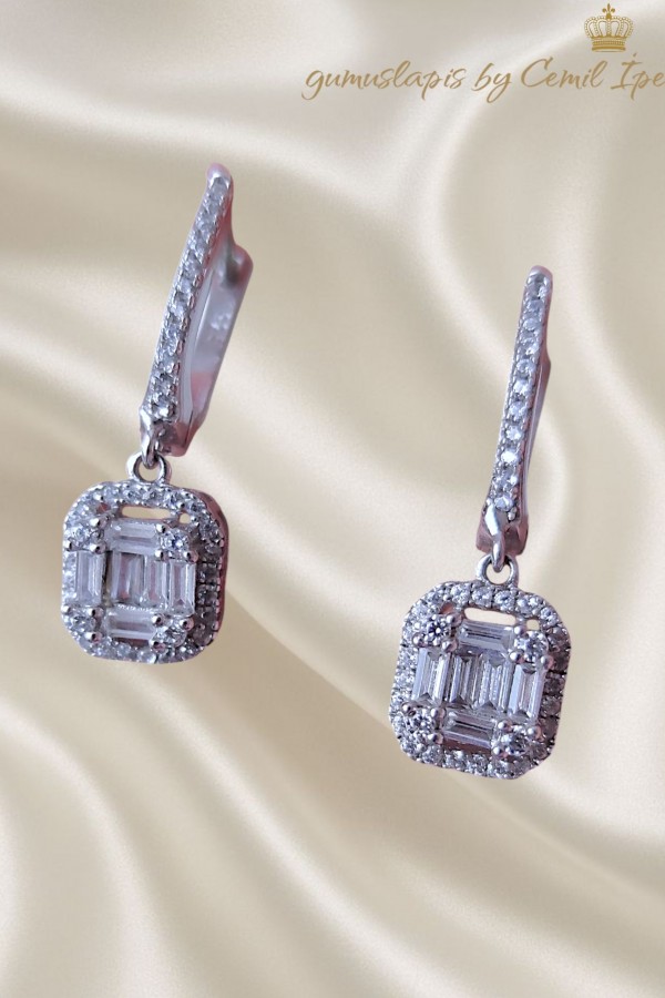 Kare Baget Kesim Taşlı Gümüş Küpe