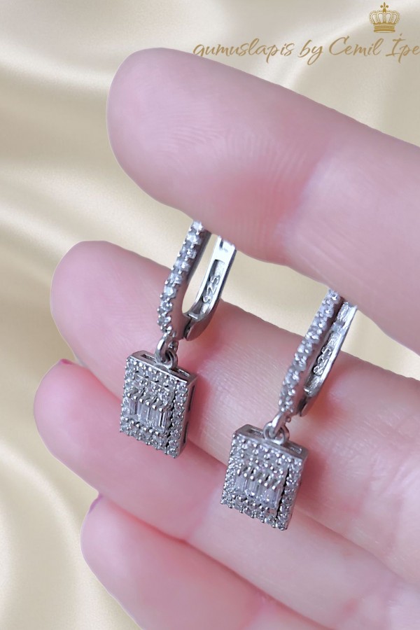Dikdörtgen Motif Baget Taşlı Gümüş Küpe Çifti