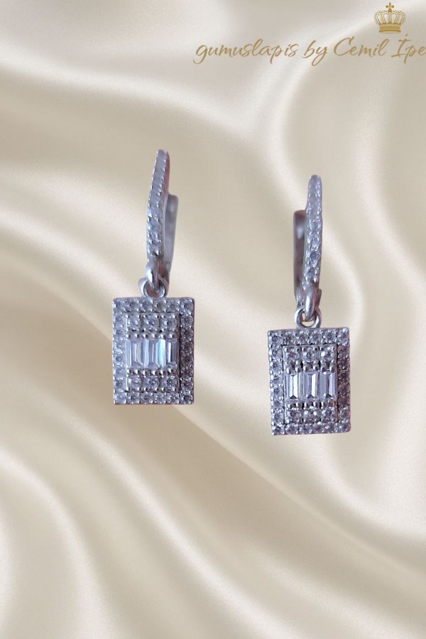 Dikdörtgen Motif Baget Taşlı Gümüş Küpe Çifti