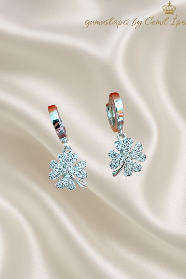 Yonca Motif Gümüş Küpe Çifti 