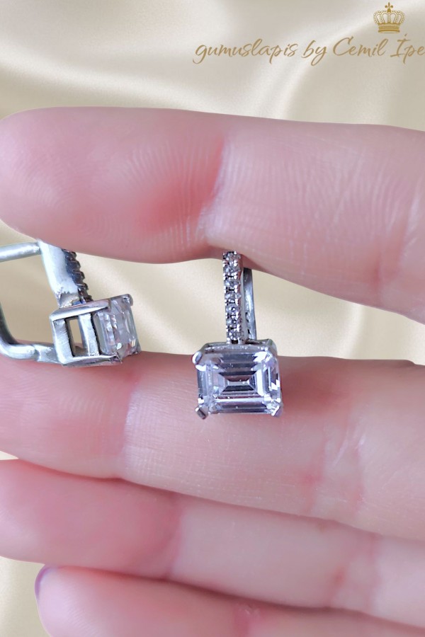 Laboratuvar Pırlantası Taşlı Dikdörtgen Form Gümüş Küpe Çifti