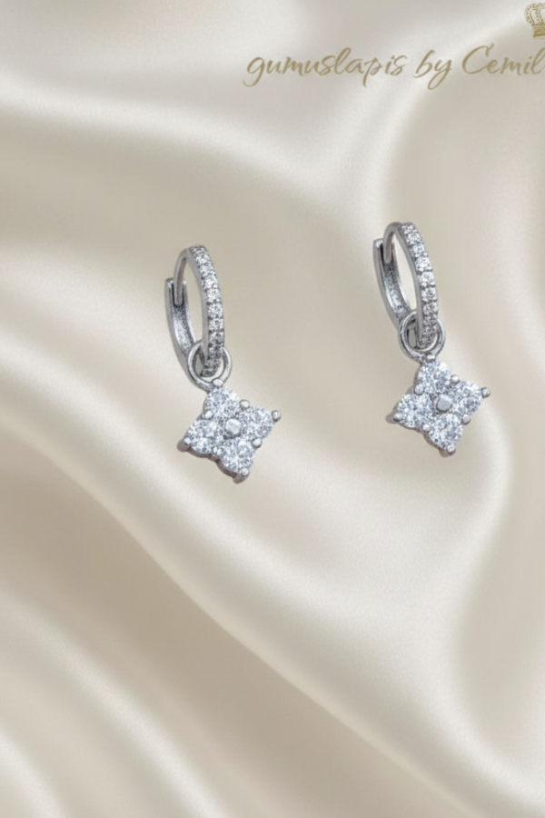 Dört Köşe Taş Motif Gümüş Küpe Çifti