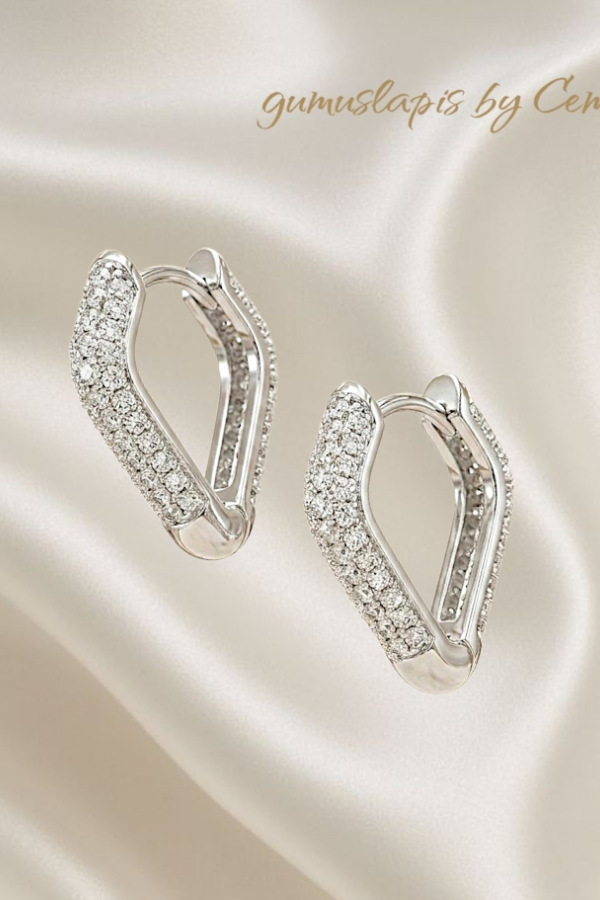 Asimetrik Dört Köşe Taşlı Gümüş Küpe Çifti Serisi (1 çift)