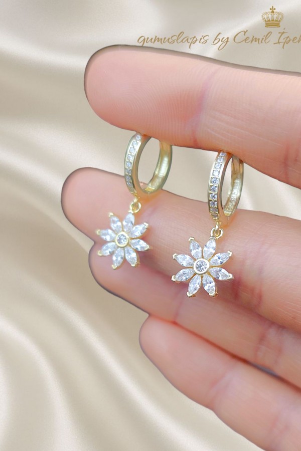 Çiçek Motif Büyük Gümüş Küpe Çifti