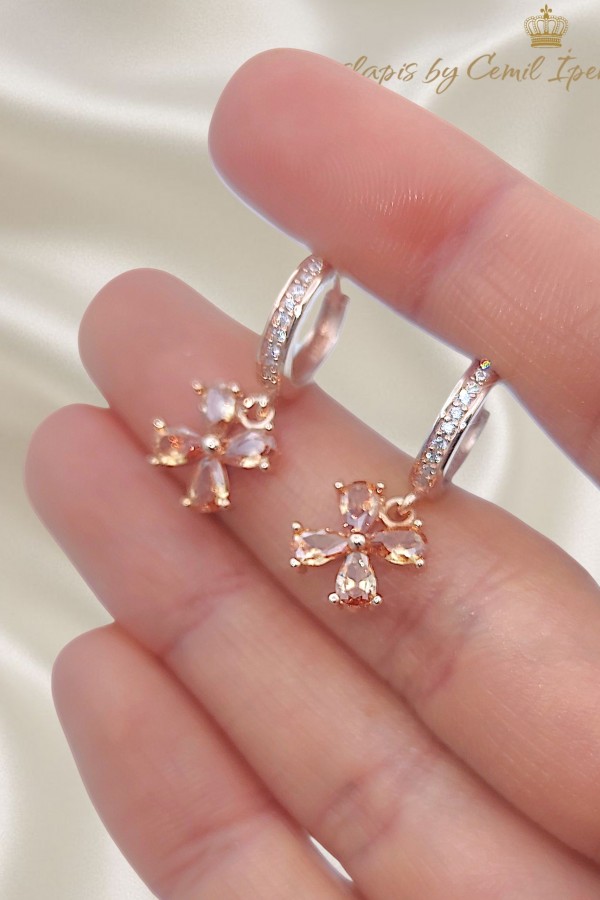 Lab Topaz Taşlı Gümüş Küpe Çifti