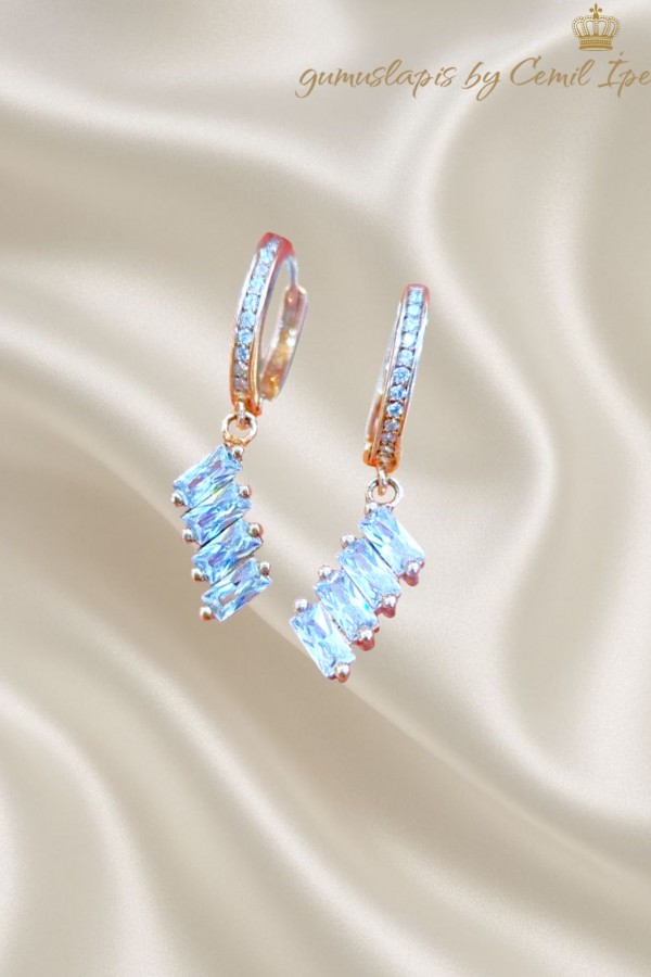 Laboratuvar Pırlantası Taşlı Üç Baget Taşlı Gümüş Küpe Çifti