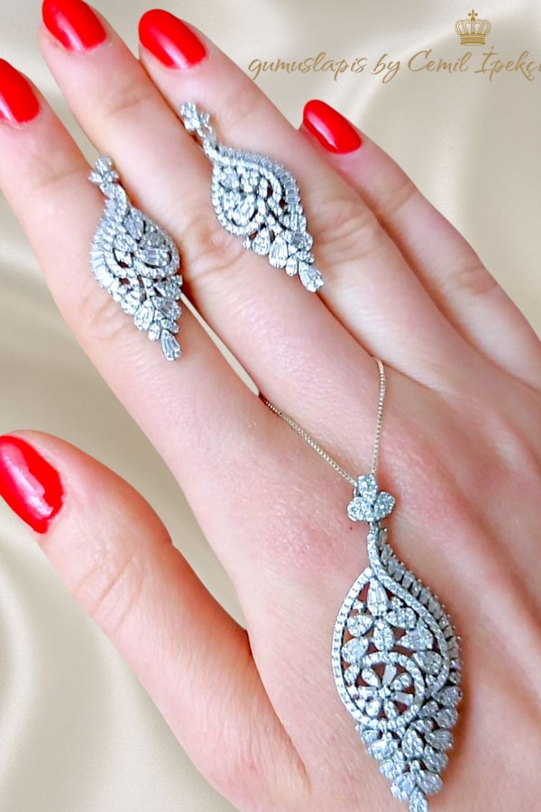 Baget Taşlı Çiçek Motif Gümüş Set