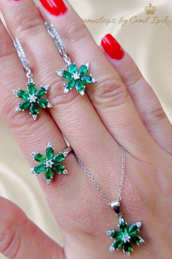 Peridot Taşlı Çiçek Motif Gümüş Set