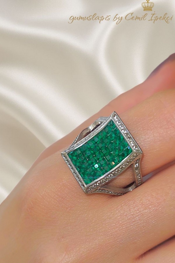 Peridot Taşlı Kavisli Gümüş Yüzük 