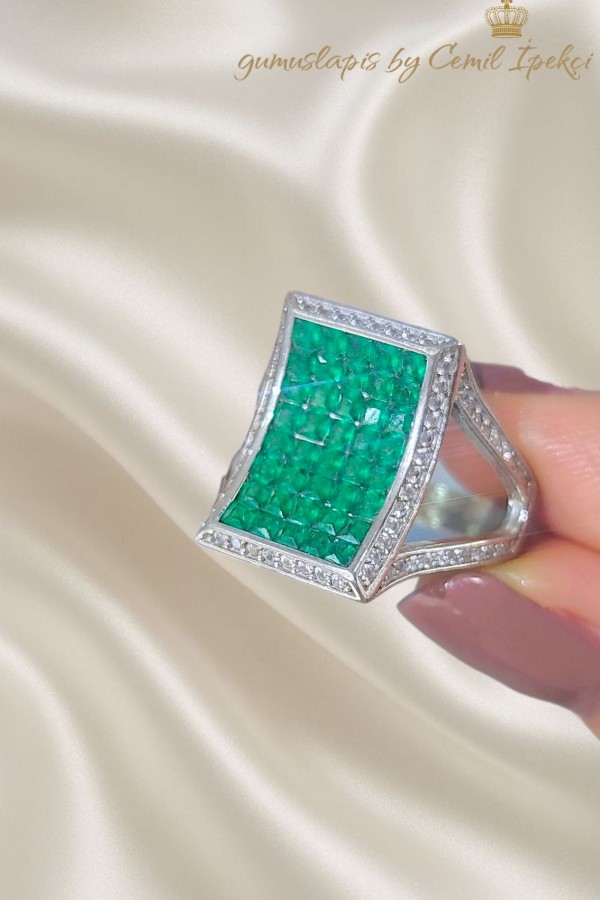 Peridot Taşlı Kavisli Gümüş Yüzük 