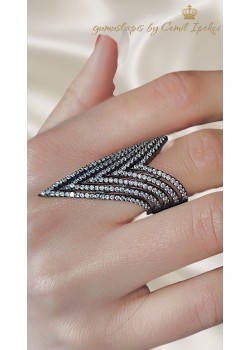 Siyah Kaplama Üçgen Gümüş Yüzük