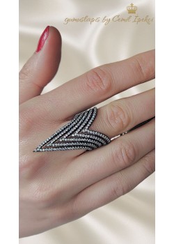 Siyah Kaplama Üçgen Gümüş Yüzük