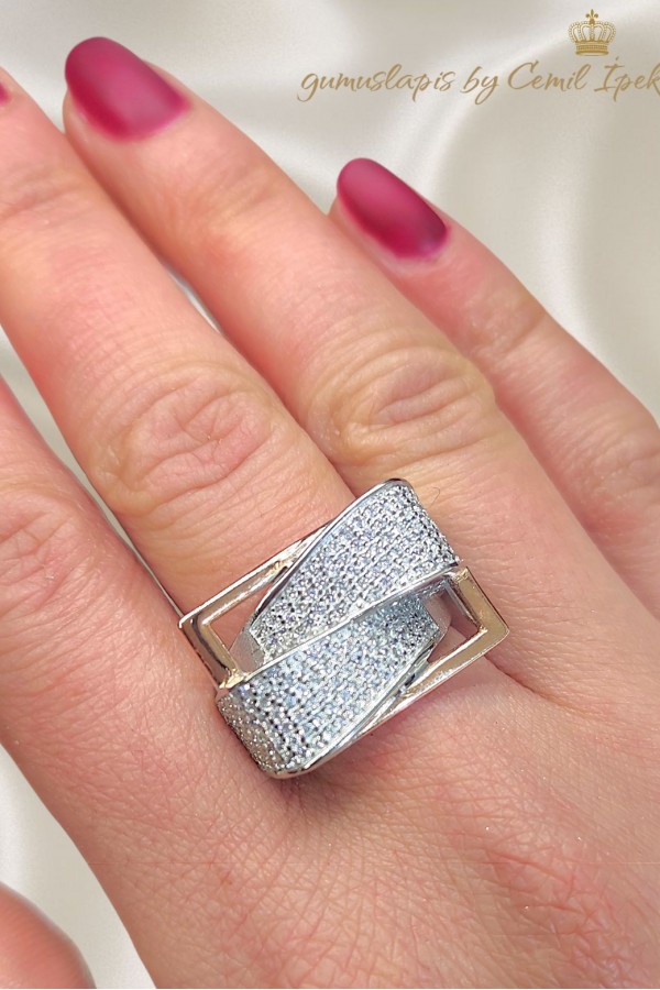 Beyaz Taşlı Gümüş Dikdörtgen Rose Yüzük