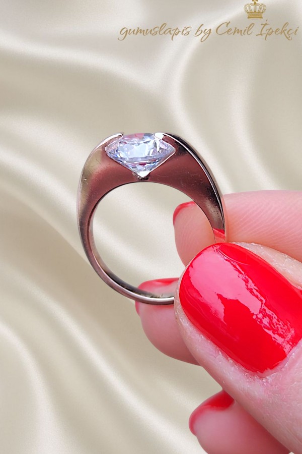 İçe Gömülü Laboratuvar Pırlantası Taşlı Gümüş Rose Yüzük 