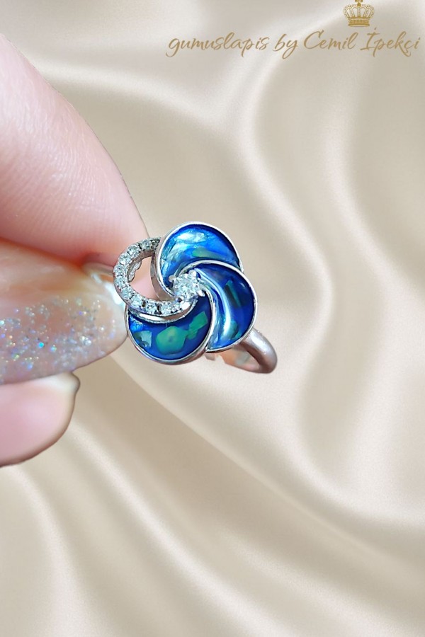 Opal Taşlı Çiçek Motif Gümüş Yüzük 