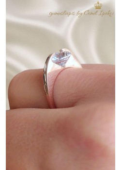 İçe Gömülü Laboratuvar Pırlantası Taşlı Gümüş Rose Yüzük 