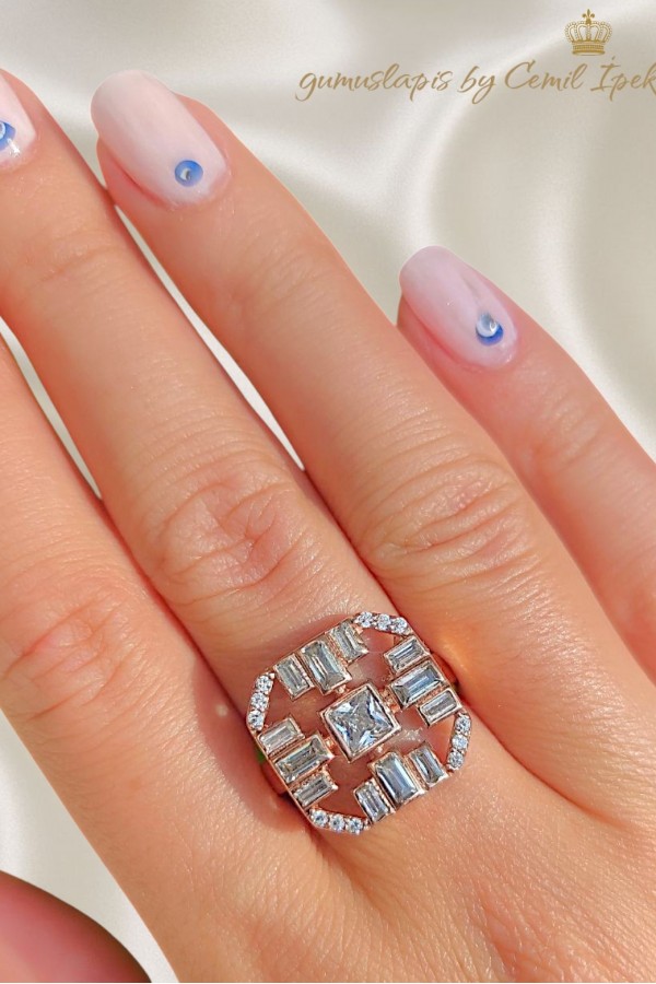 Baget Taşlı Kare Motif Gümüş Yüzük