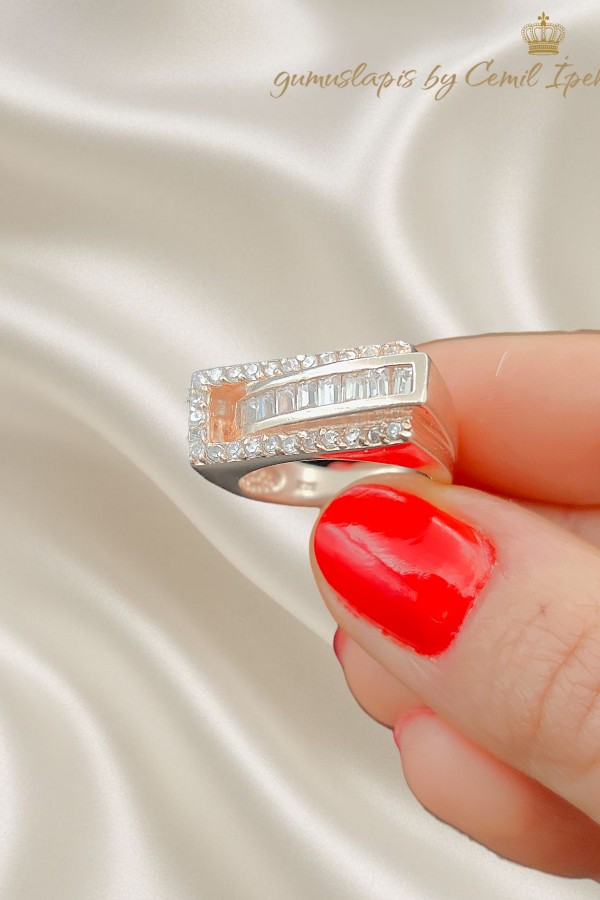 Dikdörtgen Motif Asimetrik Kesim Taşlı Gümüş Yüzük 