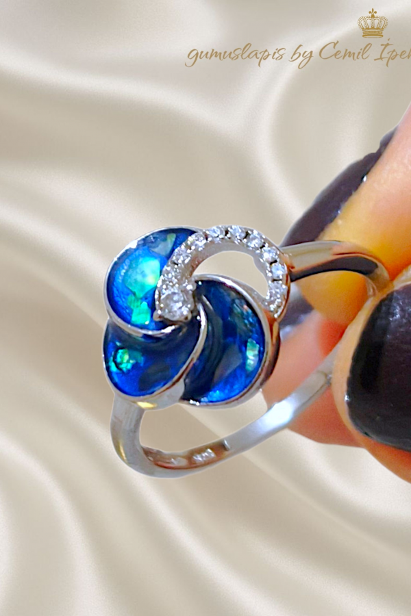 Opal Taşlı Çiçek Motif Gümüş Yüzük 