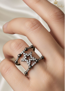 Yıldız Motif Siyah Renk Arkası Açık Gümüş Yüzük