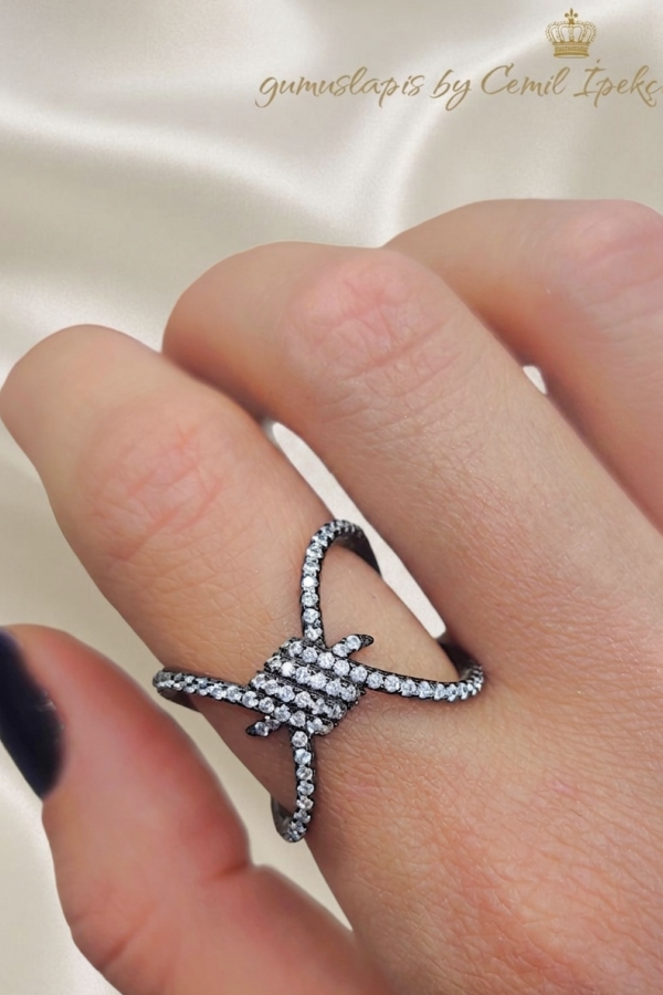 Çapraz Model Gümüş Yüzük Serisi 