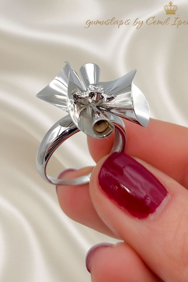 Çiçek Motif Taşsız Gümüş Yüzük